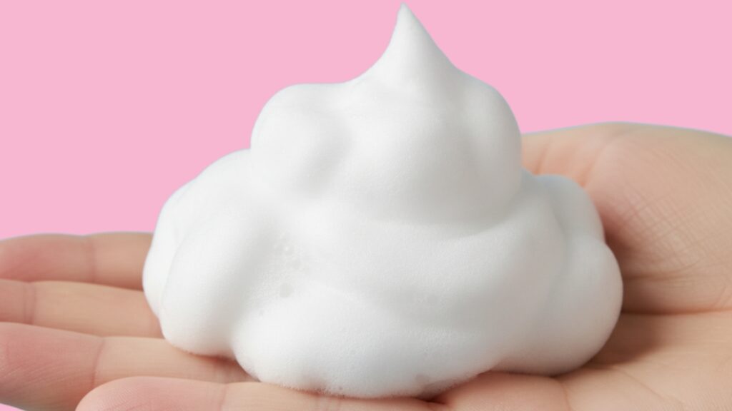Wat doet mousse met krullen?